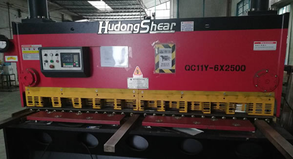 新增數(shù)控剪板機(jī),提升生產(chǎn)東莞合頁,?鉸鏈合頁,不銹鋼合頁?