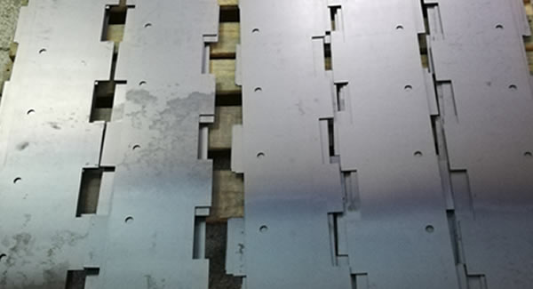 廣有五金專業(yè)生產(chǎn)長(zhǎng)合頁(yè)、焊接合頁(yè)、重型合頁(yè)等特殊合頁(yè)