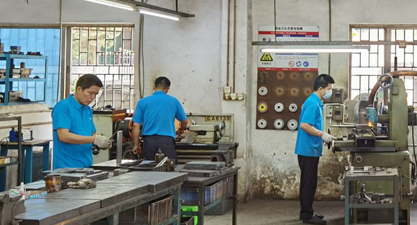 “平、直、順”重塑長合頁連接標準，賦能精密設備高效開合|廣有五金&東莞合頁?